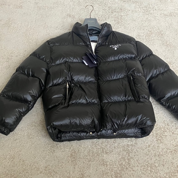 Prada Re-Nylon Puffer Down Jacket Black Size 44 New with Tags! - Picture 2 of 16